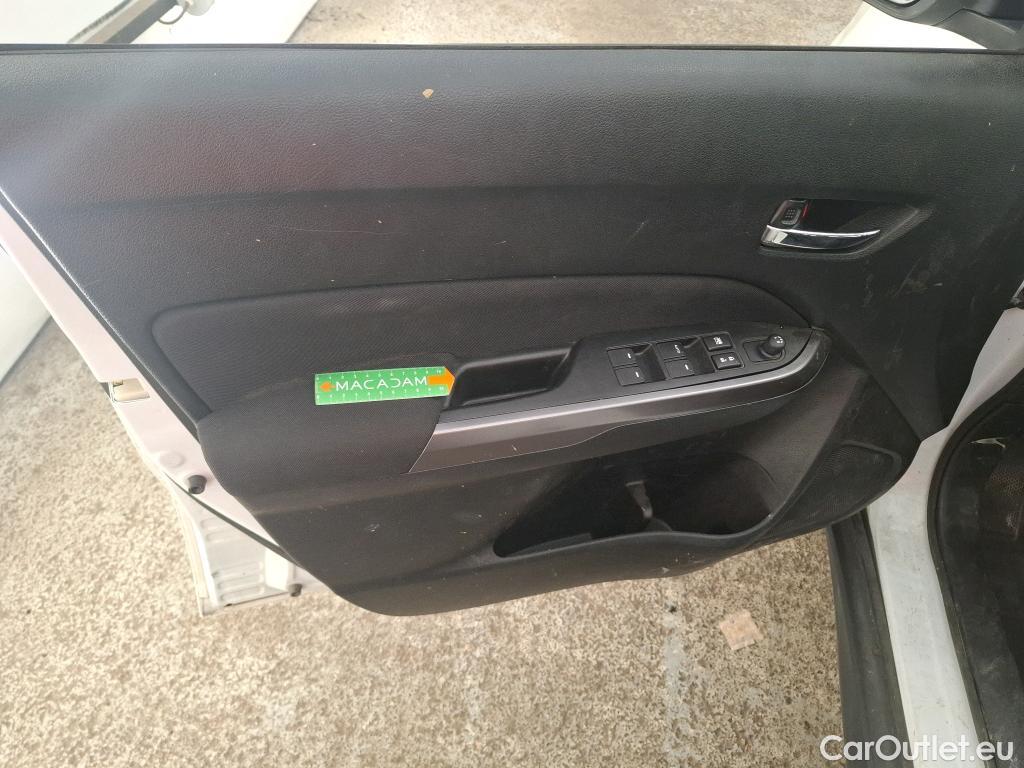 Land Rover  Discovery SUZUKI Vitara / 2015 / 5P / SUV 1.4 BOOST HYBRID PRIVILEGE ALLGRIP 4WD #22