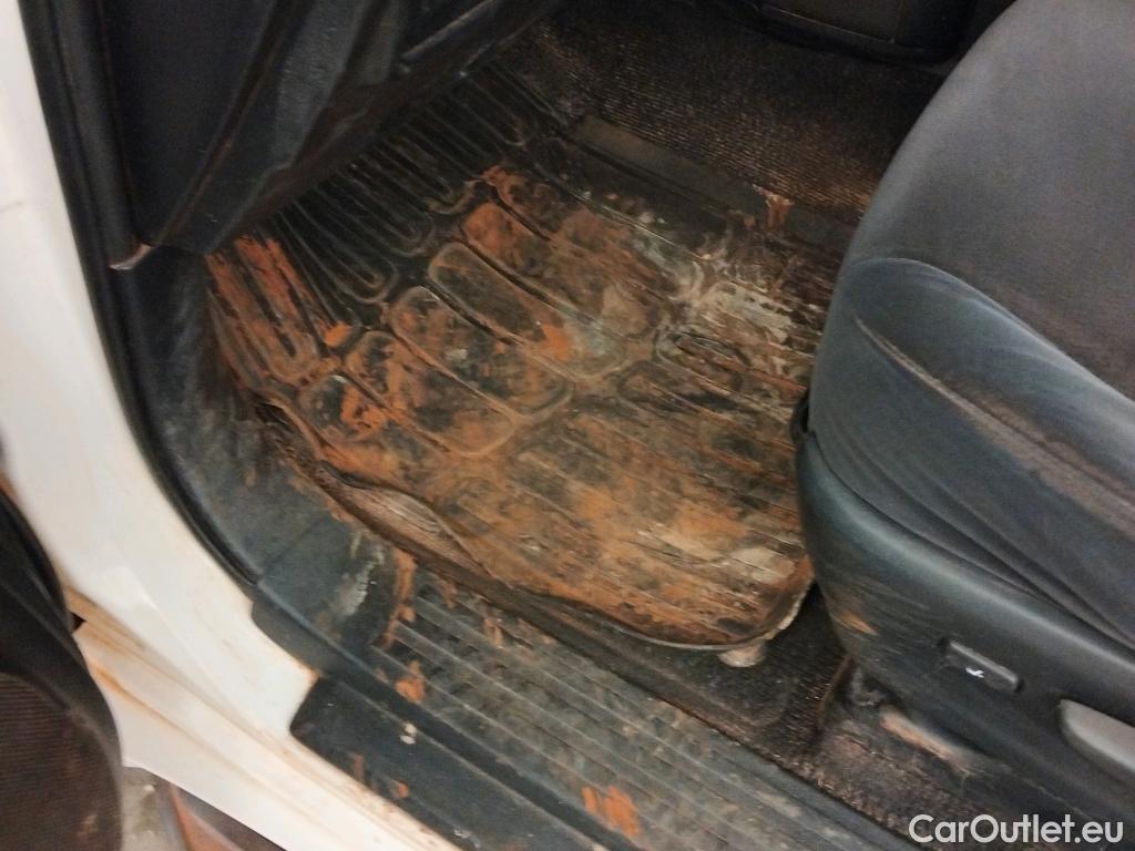  Toyota  Land Cruiser TOYOTA  / 2017 / 5P / todoterreno 2.8 D-4D VX AUTO #17