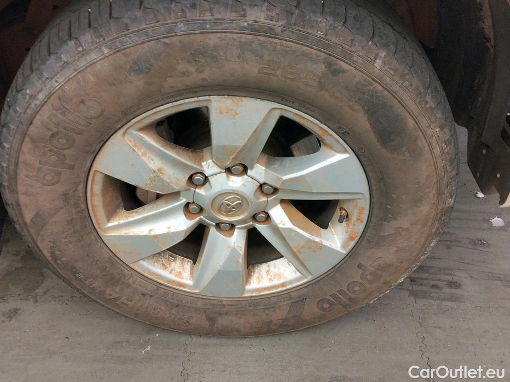  Toyota  Land Cruiser TOYOTA  / 2017 / 5P / todoterreno 2.8 D-4D VX AUTO #21