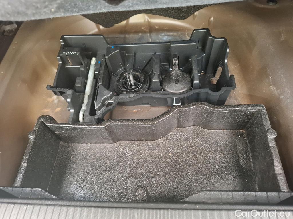  Peugeot  2008  Allure Pack 1.2 PureTech 130CV BVA8 E6d #6