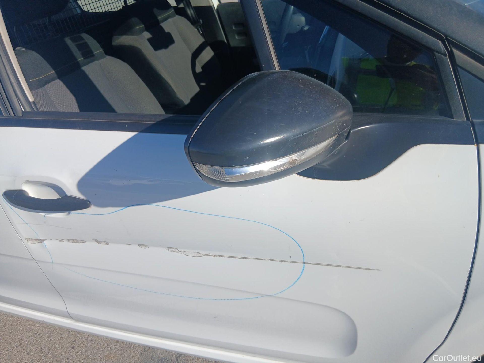 Citroen  C3 CITROEN  / 2016 / 5P / berlina comercial BlueHDi 73KW (100CV) S&S Comercial #51