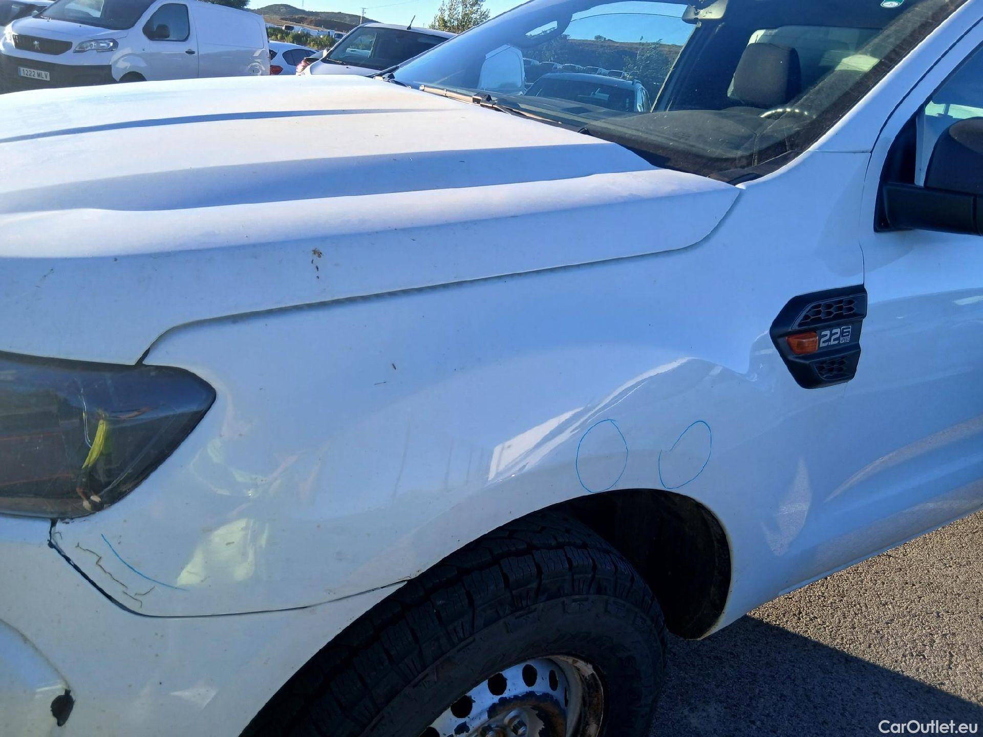  Ford  Ranger FORD  VU 2p 6G pickup 2.2 TDCi 118kW 4x4 Cab. Sencilla XL S/S #12