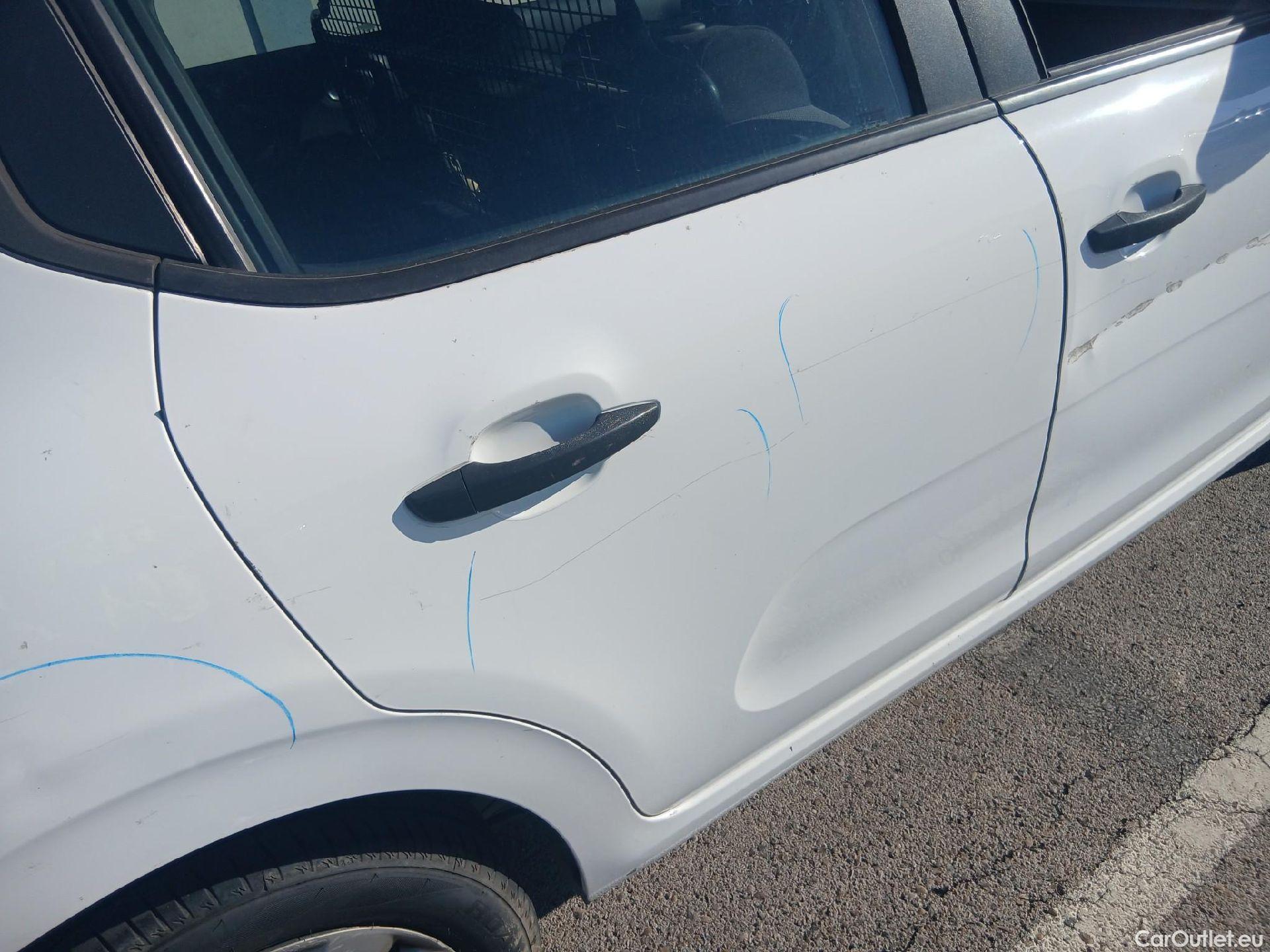  Citroen  C3 CITROEN  / 2016 / 5P / berlina comercial BlueHDi 73KW (100CV) S&S Comercial #43