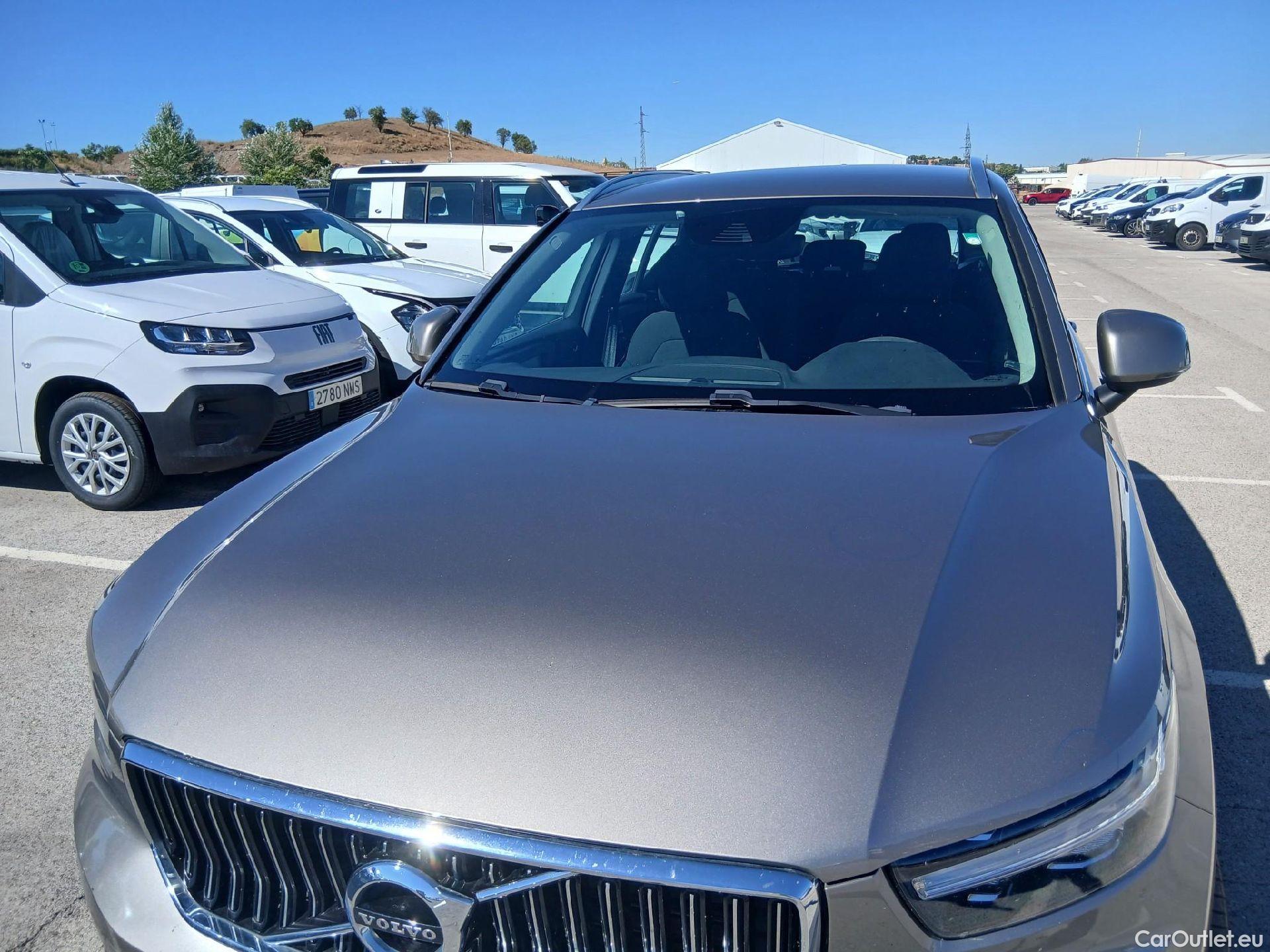  Volvo  XC 40 VOLVO XC40 / 2017 / 5P / todoterreno 1.5 T4 Twin Recharge Inscription Ex Auto #2