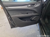  Alfa Romeo   STELVIO ALFA ROMEO / 2017 / 5P / SUV 2.2 TD 190 CV SPRINT AT8 Q4 #96