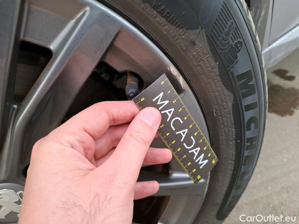  Peugeot  208  (e-) Allure 50kWh BVA #15