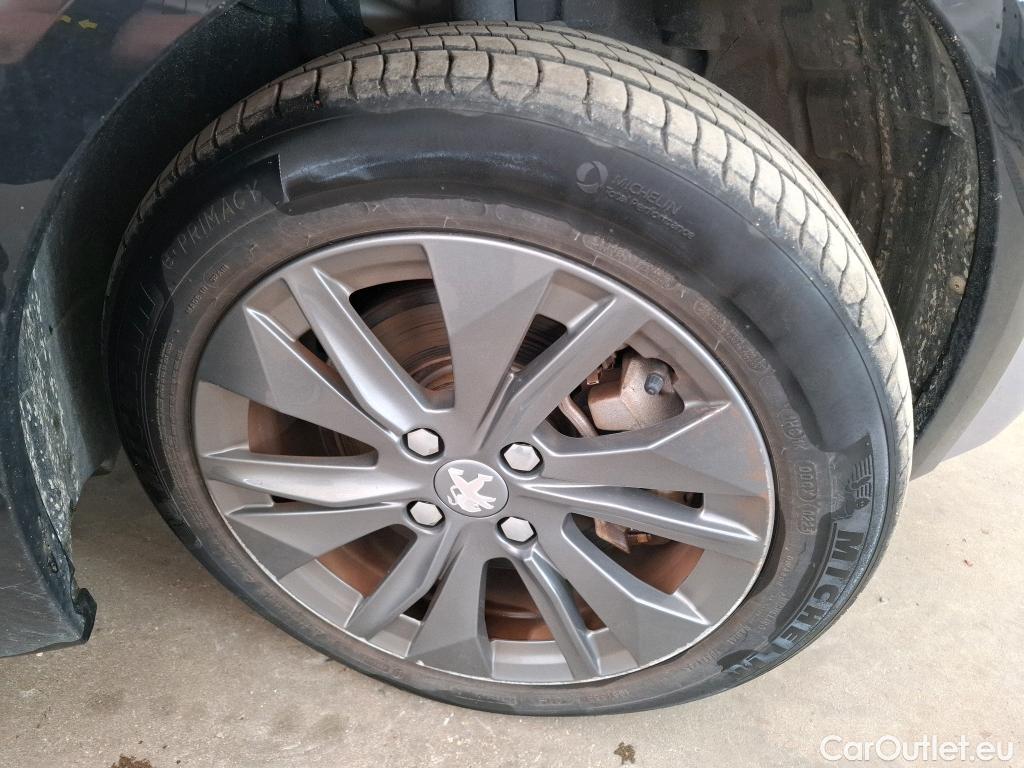  Peugeot  208  (e-) Allure 50kWh BVA #17