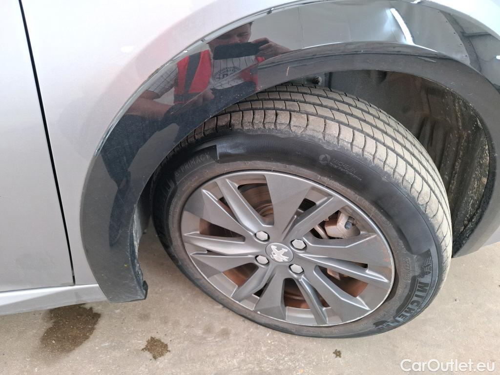  Peugeot  208  (e-) Allure 50kWh BVA #16