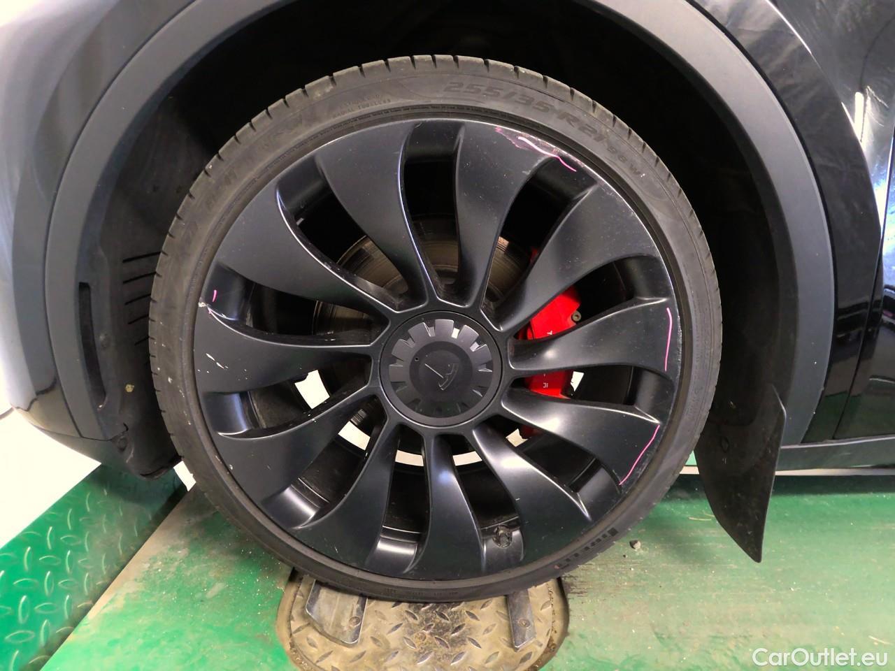  Tesla  Model Y  Performance AWD #8