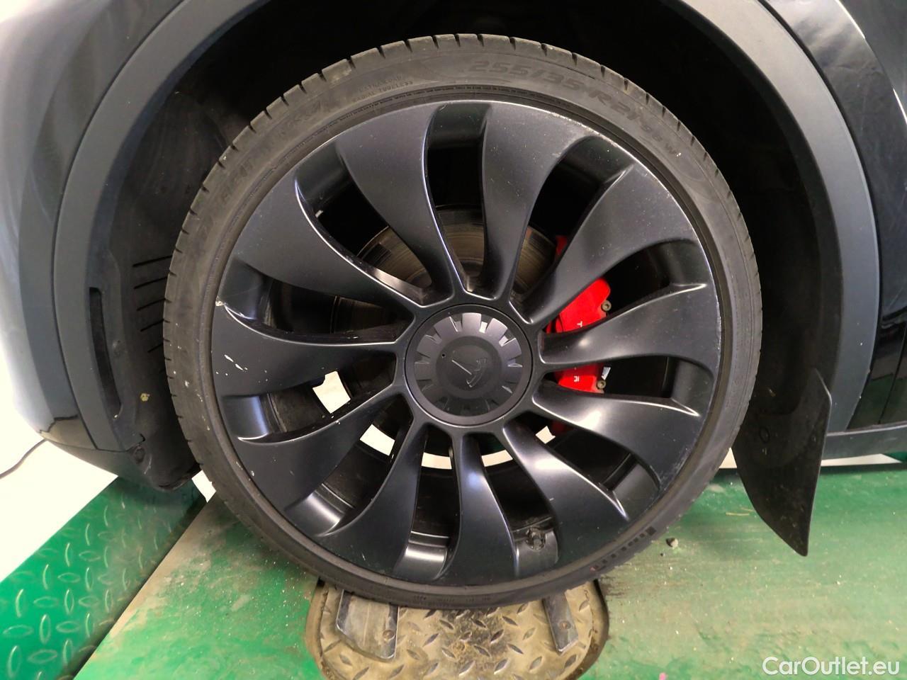  Tesla  Model Y  Performance AWD #5
