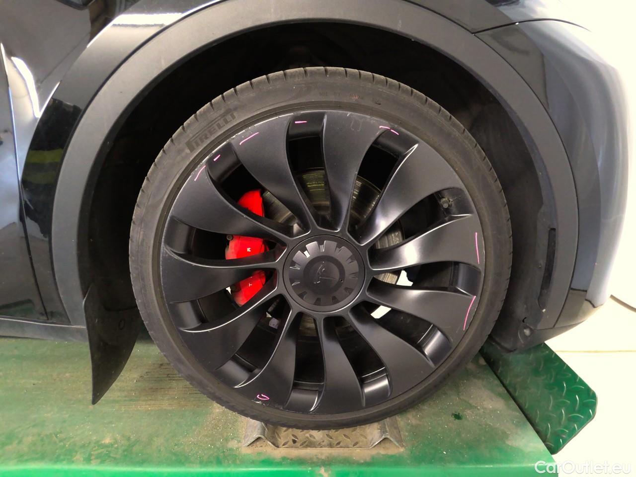 Tesla  Model Y  Performance AWD #10