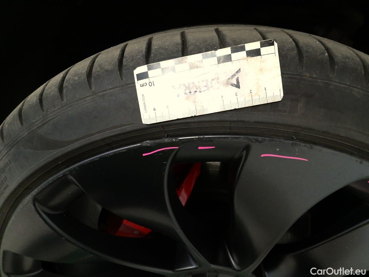  Tesla  Model Y  Performance AWD #9