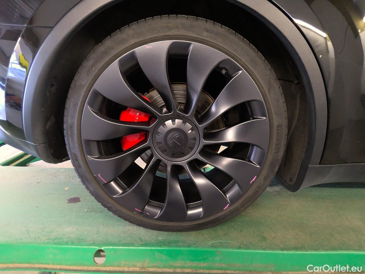  Tesla  Model Y  Performance AWD #11