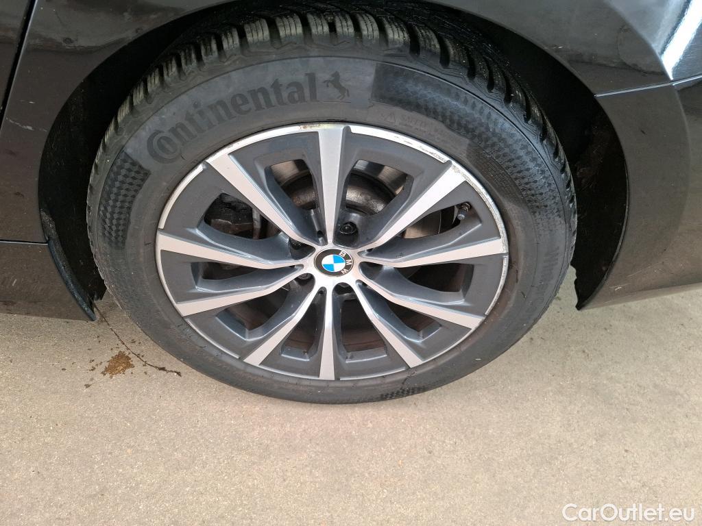  Bmw  Serie 3 BMW Série 3 Touring / 2019 / 5P / Break 330e 292ch Business Design BVA8 Hybride #30