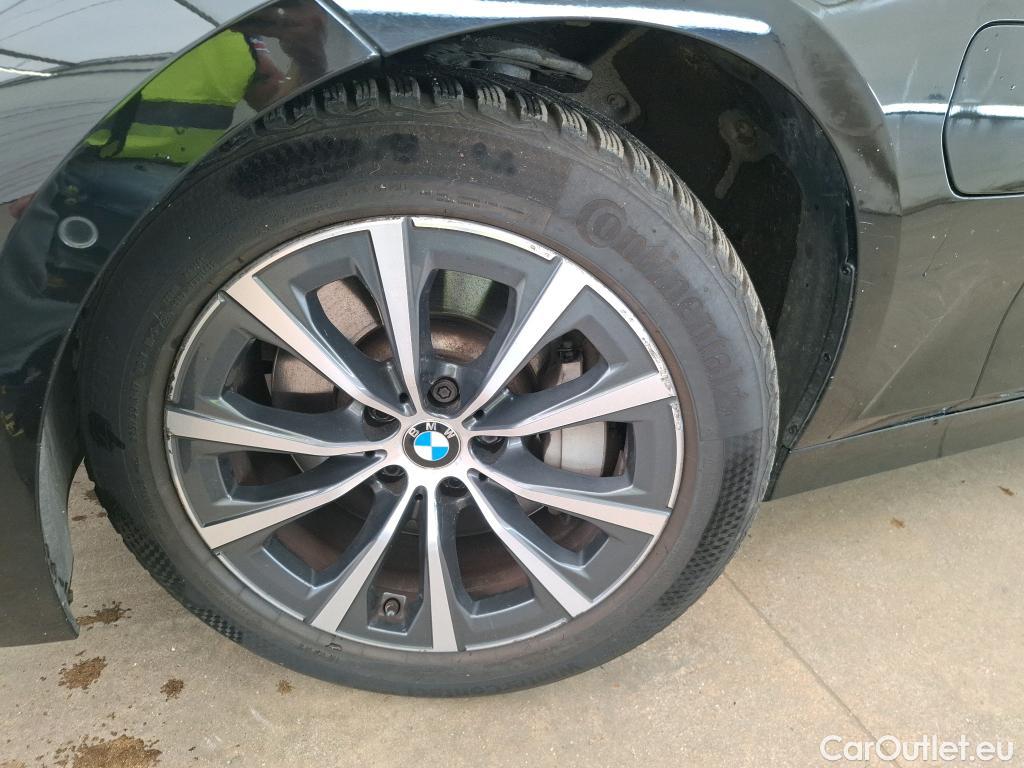  Bmw  Serie 3 BMW Série 3 Touring / 2019 / 5P / Break 330e 292ch Business Design BVA8 Hybride #26