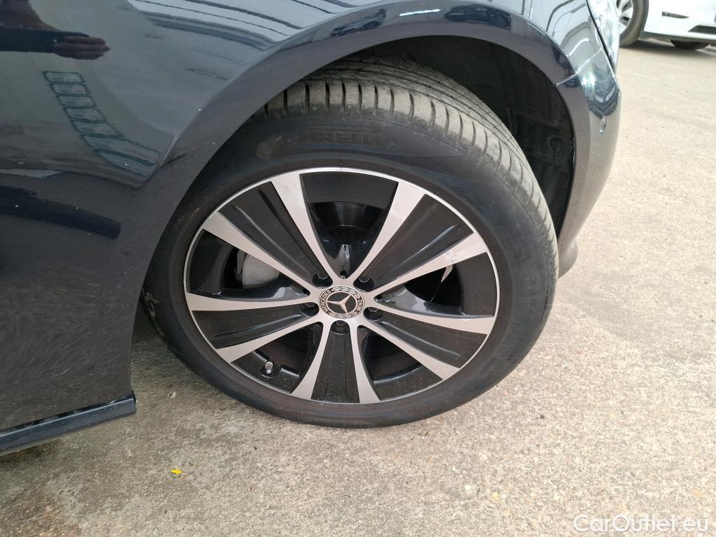  Mercedes  E-Klasse MERCEDES-BENZ Classe E Berline / 2020 / 4P / Berline 2.0 E 300 E AVANTGARDE LINE AUTO #13