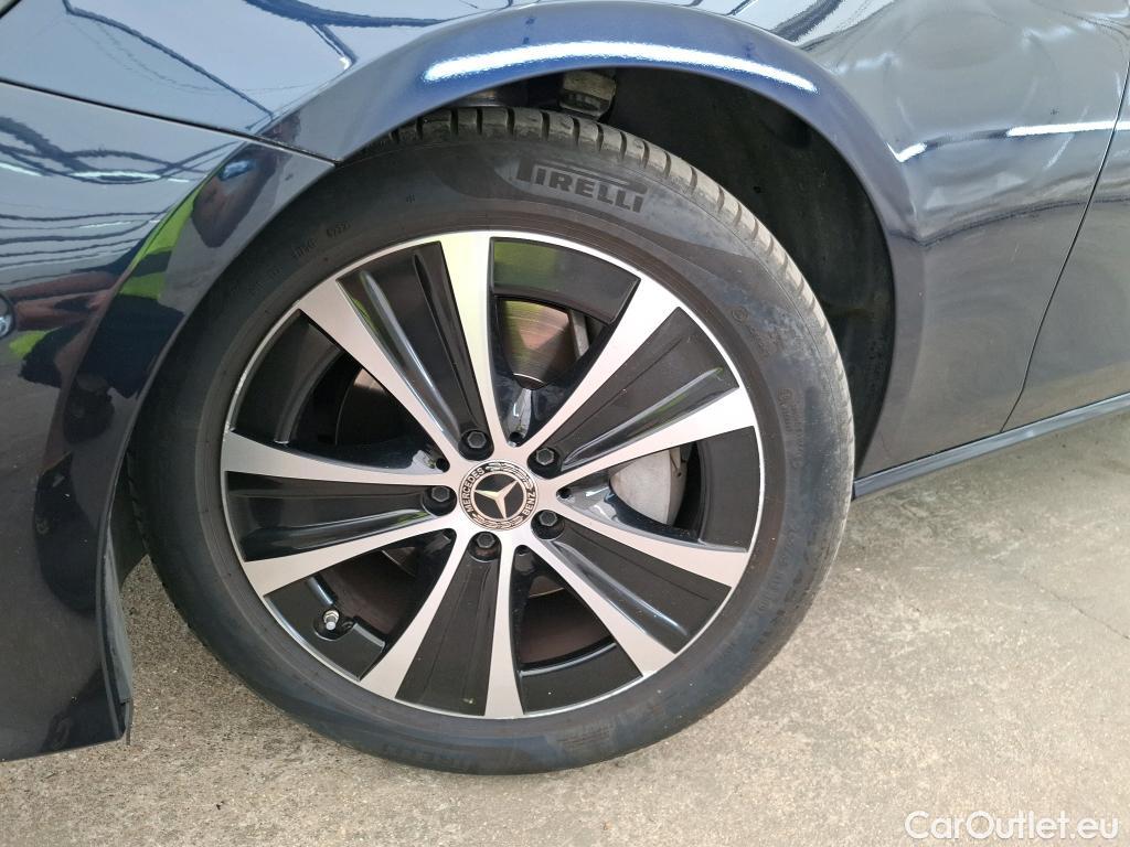  Mercedes  E-Klasse MERCEDES-BENZ Classe E Berline / 2020 / 4P / Berline 2.0 E 300 E AVANTGARDE LINE AUTO #3