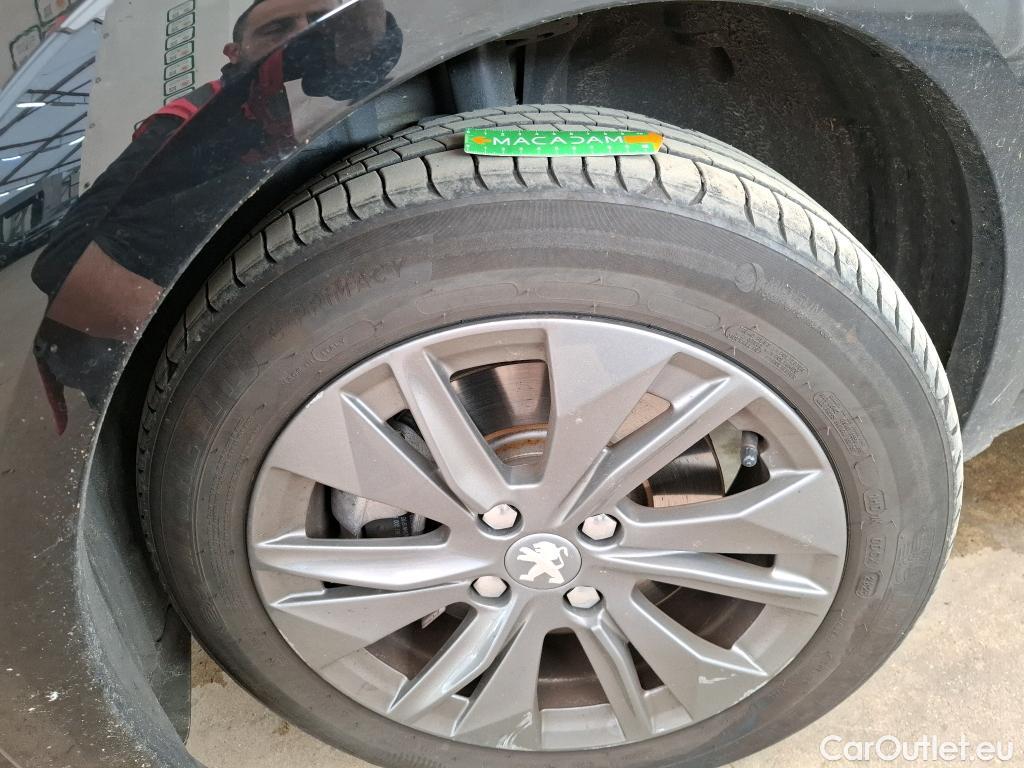  Peugeot  208  (e-) Allure Pack 50kWh BVA #27