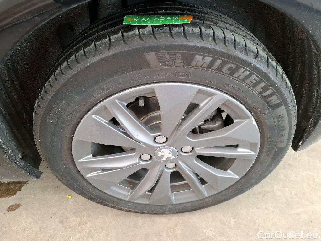  Peugeot  208  (e-) Allure Pack 50kWh BVA #21