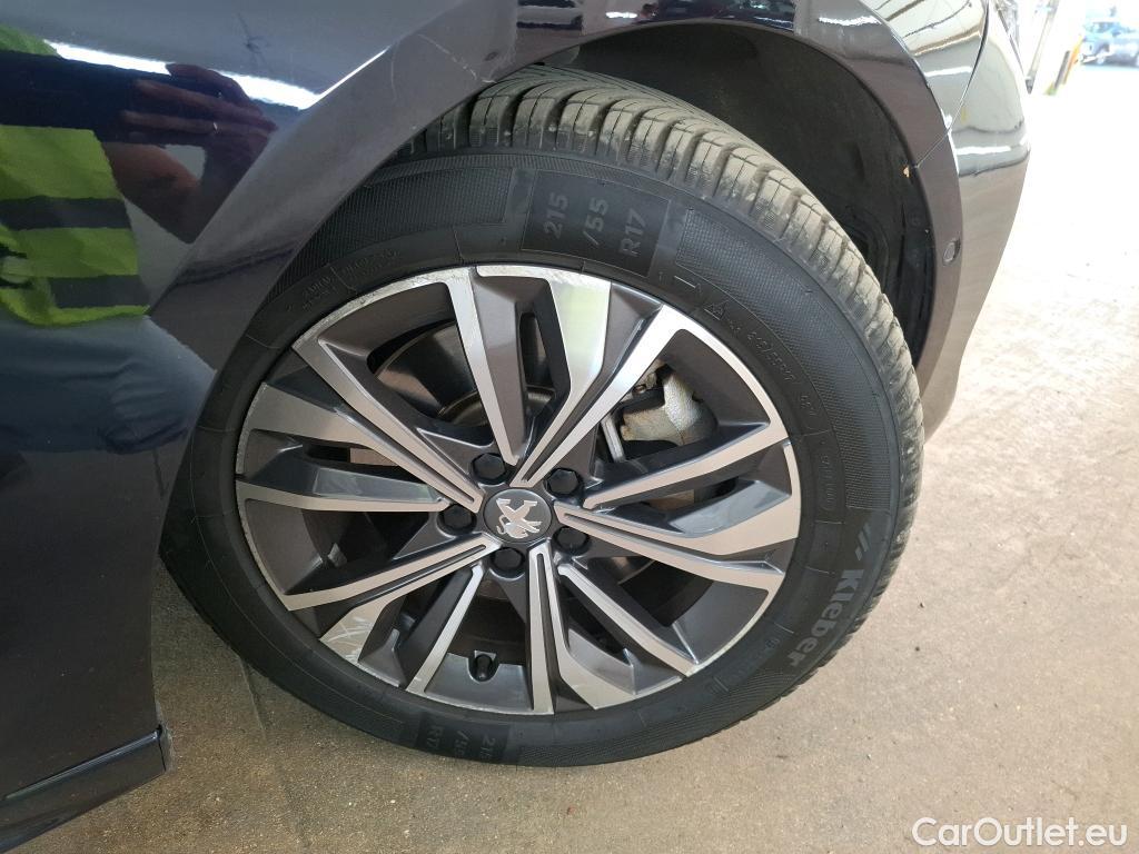  Peugeot  508 PEUGEOT  / 2018 / 5P / Berline HYBRID 225 E-EAT8 Allure Pack #44