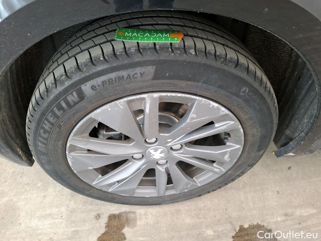  Peugeot  208  (e-) Allure Pack 50kWh BVA #33