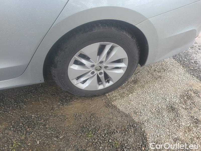  Skoda  Octavia  Combi (NX3)(2020) Oct.Combi 2.0TDI 85 Ambition #1