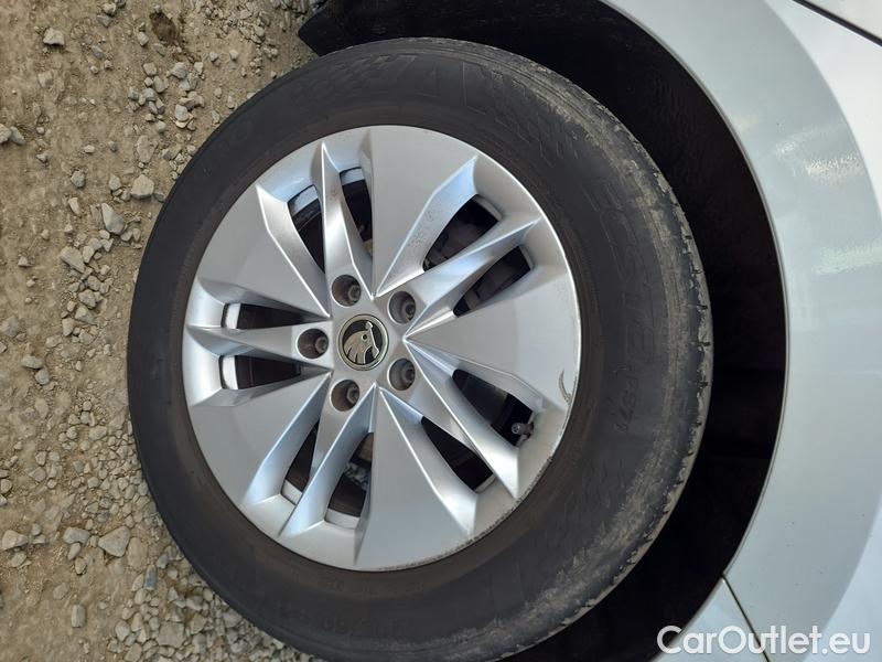  Skoda  Octavia  Combi (NX3)(2020) Oct.Combi 2.0TDI 85 Ambition #9