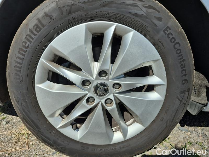  Skoda  Octavia  Combi (NX3)(2020) Oct.Combi 2.0TDI 85 Ambition #24
