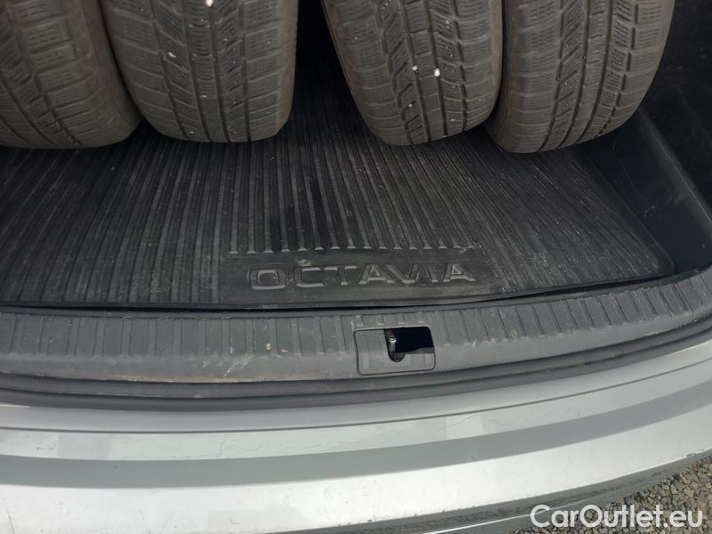  Skoda  Octavia  Combi (NX3)(2020) Oct.Combi 2.0TDI 85 Ambition #25