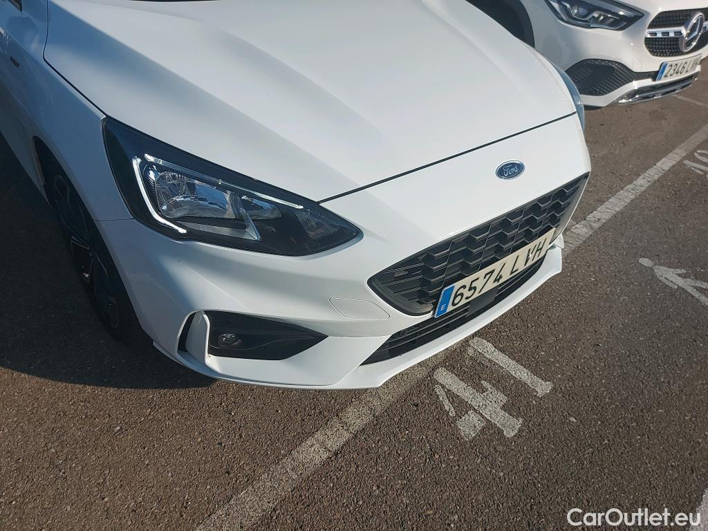  Ford  Focus FORD  / 2018 / 5P / berlina con portón 1.0 Ecoboost MHEV 92kW ST-Line #19