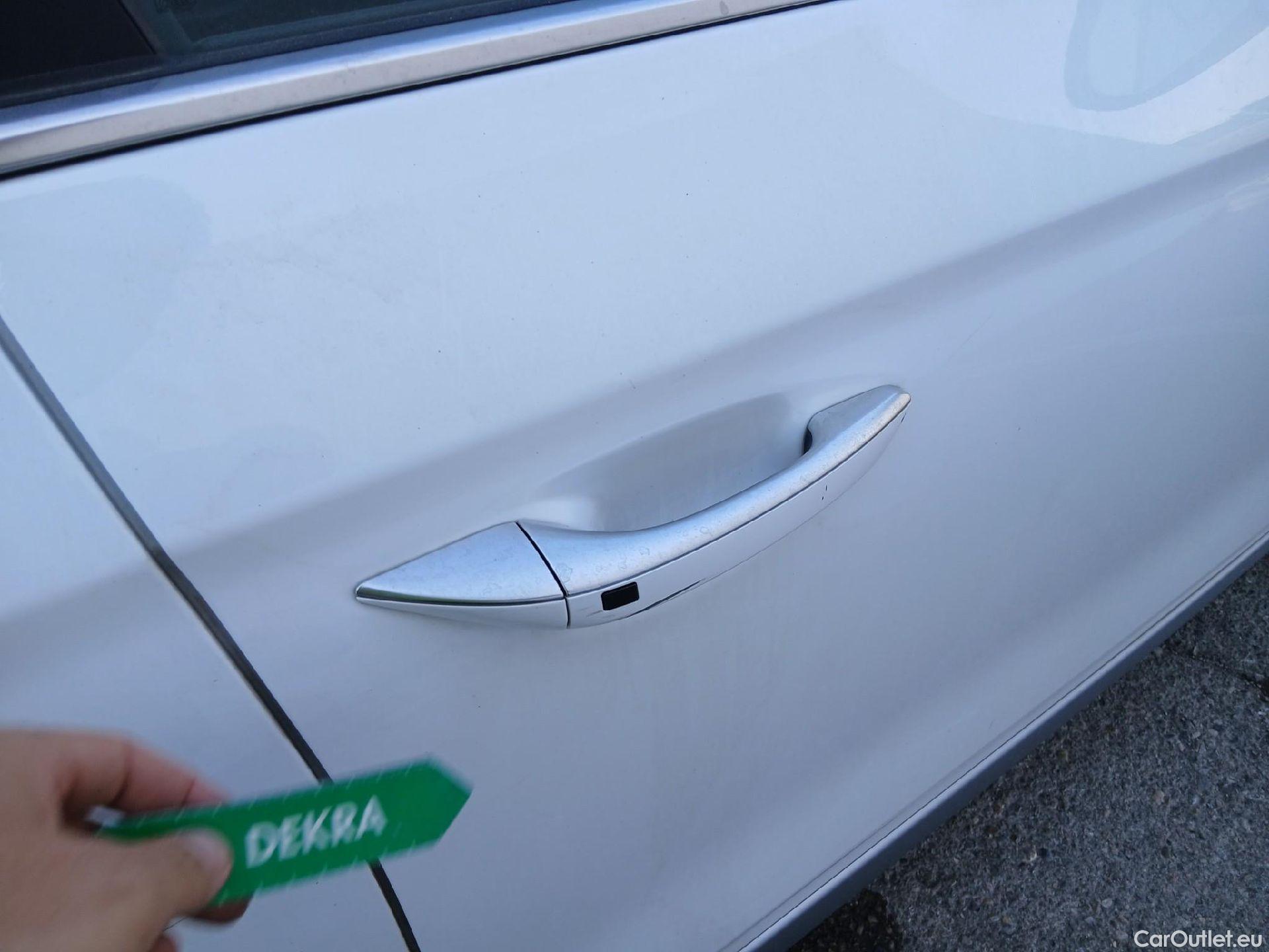  Hyundai   Ioniq HYUNDAI / 2019 / 5P / berlina con portón 1.6 GDI HEV Tecno DCT #21