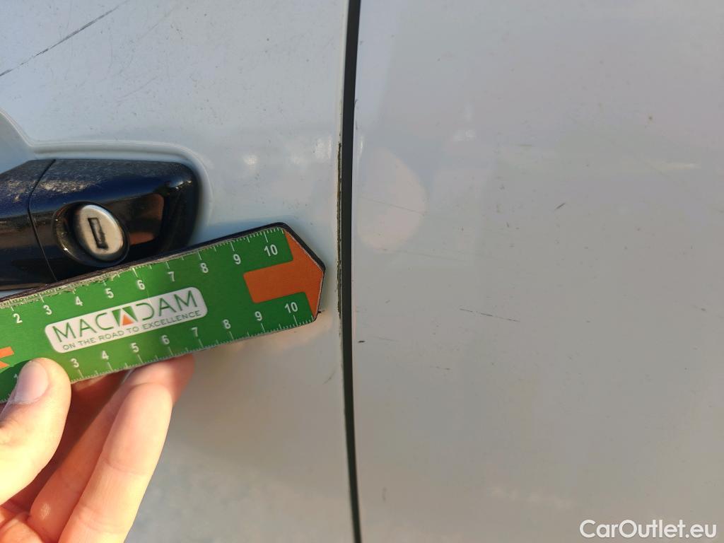  Citroen  C4 CITROEN  / 2020 / 5P / berlina con portón BlueHdi 110 S&S Live Pack #10