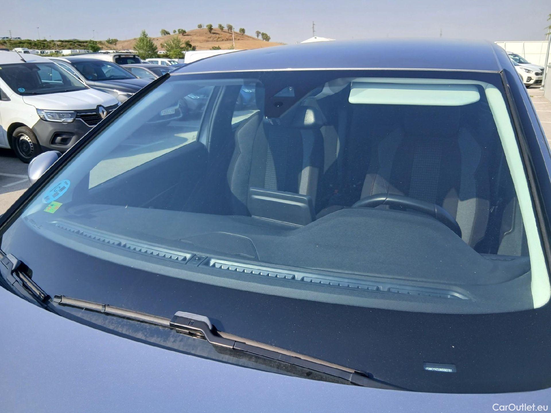  Peugeot  5008 PEUGEOT  / 2020 / 5P / todoterreno 1.5 BlueHDi 96kW S&S Active Pack EAT8 #2