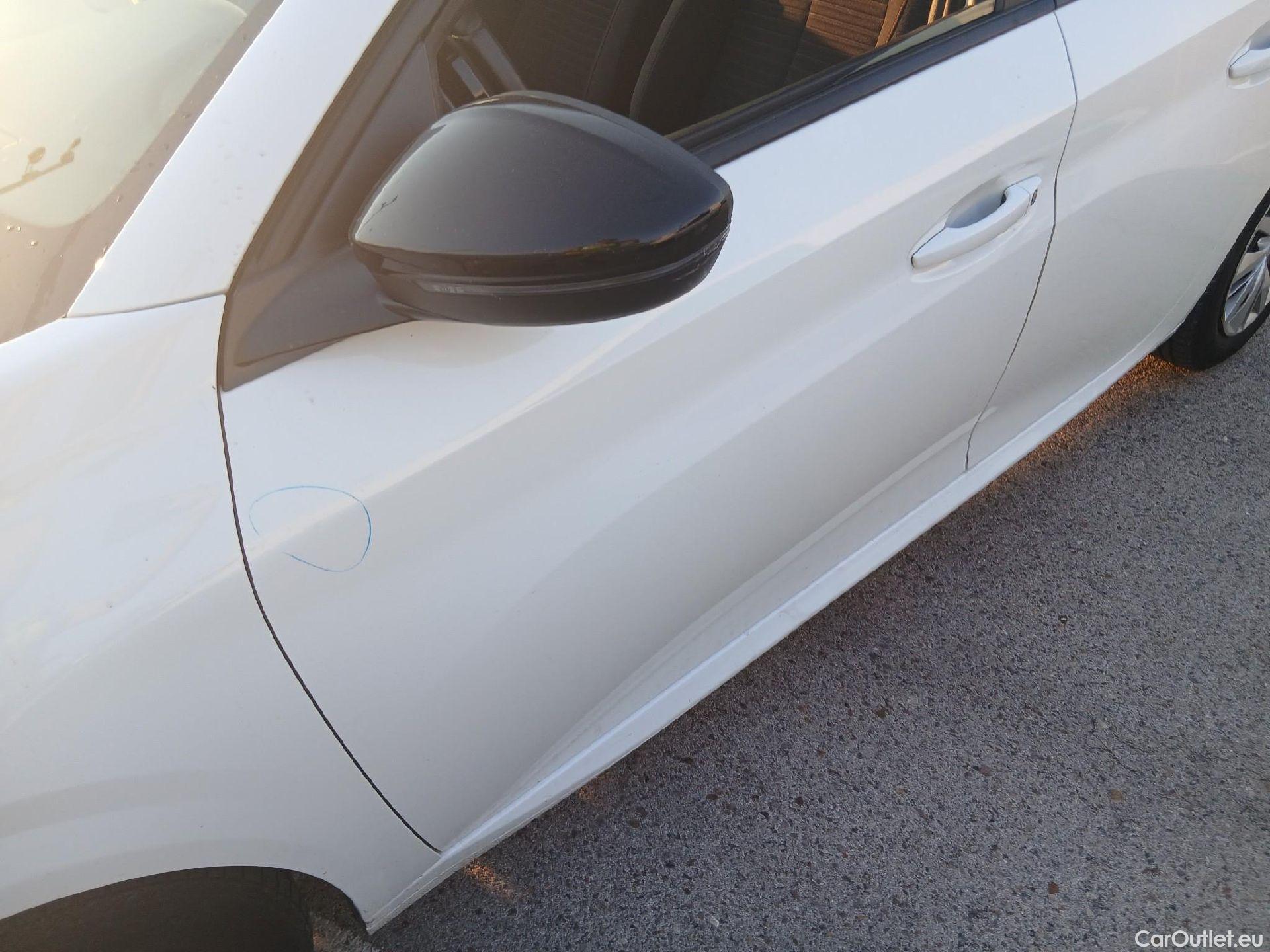  Peugeot  208 PEUGEOT  / 2019 / 5P / berlina con portón BlueHDi 73kW (100CV) Active #8