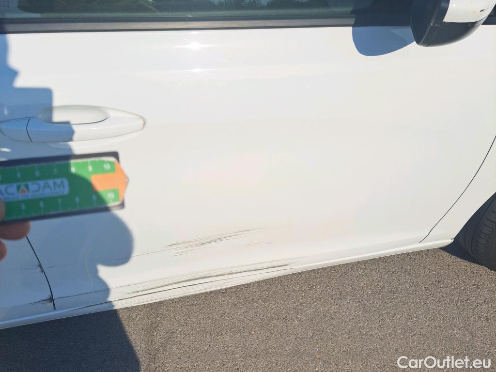  Peugeot  308 PEUGEOT  / 2017 / 5P / berlina con portón 5p Active Pack BlueHDi 130 S&S #6