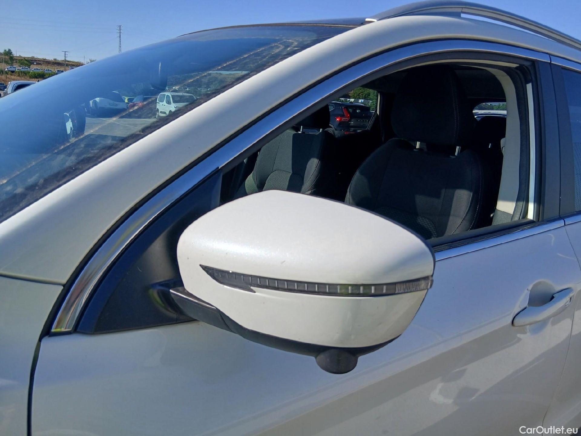  Nissan  Qashqai NISSAN  / 2017 / 5P / todoterreno DIG-T 103 kW (140 CV) E6D N-CONNECTA #16