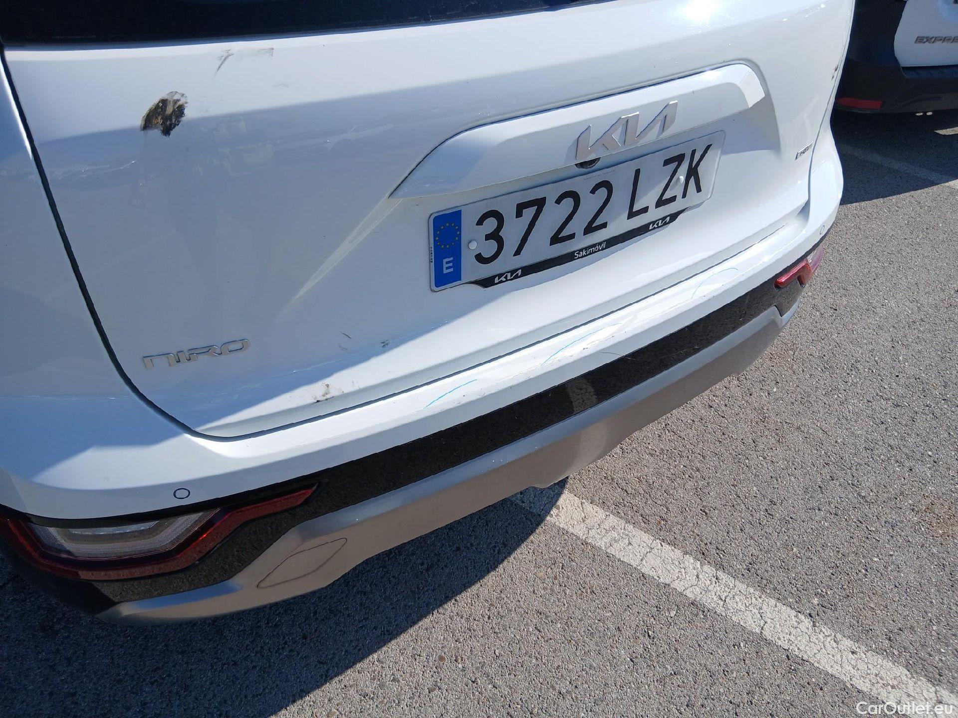  KIA  Niro KIA  / 2022 / 5P / crossover 1.6 GDi HEV 104kW (141CV) Drive #16