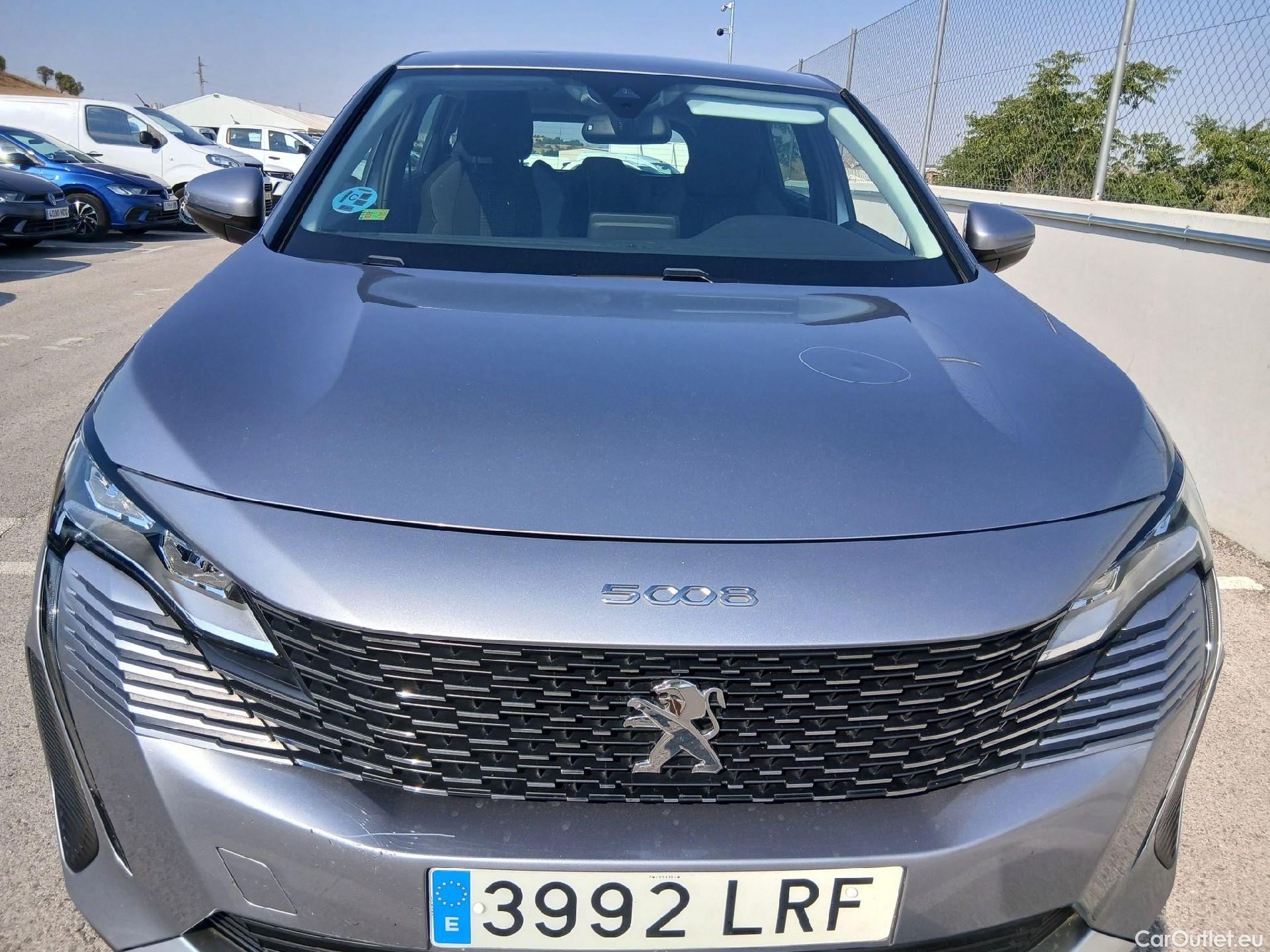  Peugeot  5008 PEUGEOT  / 2020 / 5P / todoterreno 1.5 BlueHDi 96kW S&S Active Pack EAT8 #9