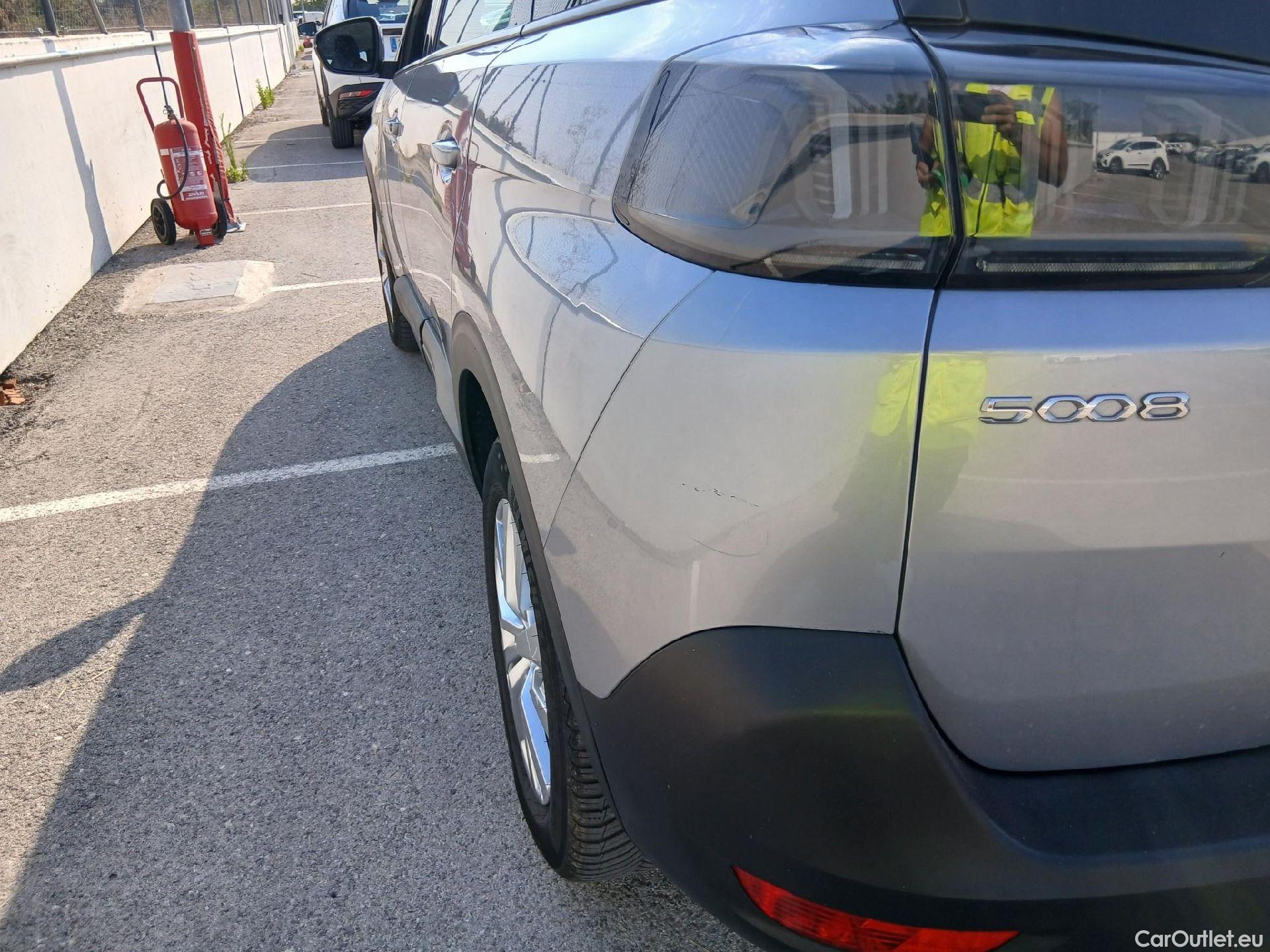  Peugeot  5008 PEUGEOT  / 2020 / 5P / todoterreno 1.5 BlueHDi 96kW S&S Active Pack EAT8 #21