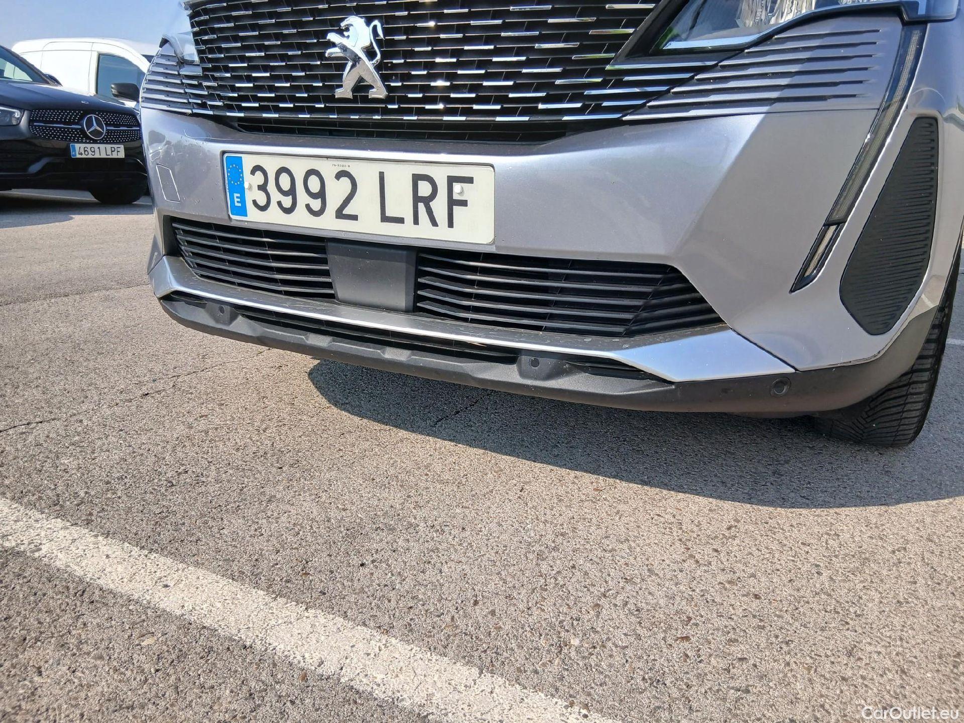  Peugeot  5008 PEUGEOT  / 2020 / 5P / todoterreno 1.5 BlueHDi 96kW S&S Active Pack EAT8 #11