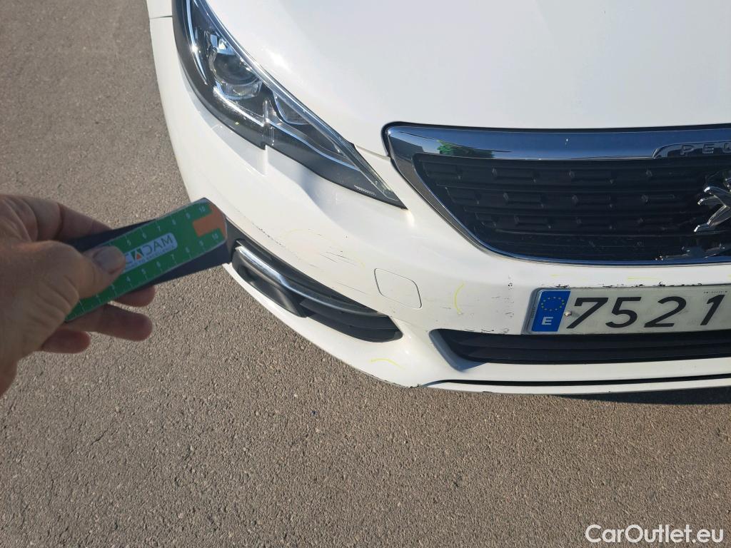  Peugeot  308 PEUGEOT  / 2017 / 5P / berlina con portón 5p Active Pack BlueHDi 130 S&S #36
