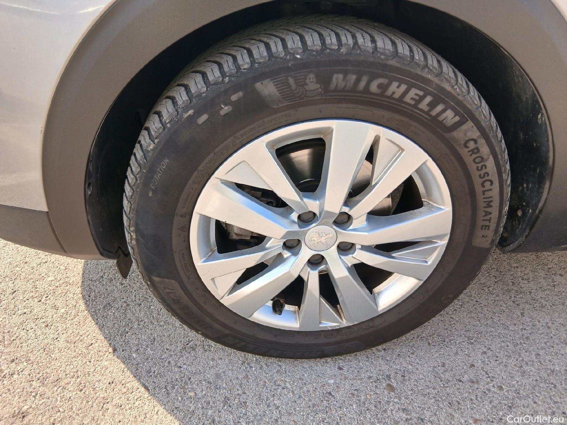  Peugeot  5008 PEUGEOT  / 2020 / 5P / todoterreno 1.5 BlueHDi 96kW S&S Active Pack EAT8 #12