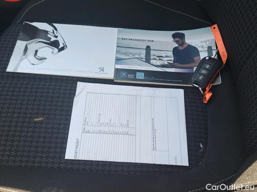  Peugeot  308 PEUGEOT  / 2017 / 5P / berlina con portón 5p Active Pack BlueHDi 130 S&S #4