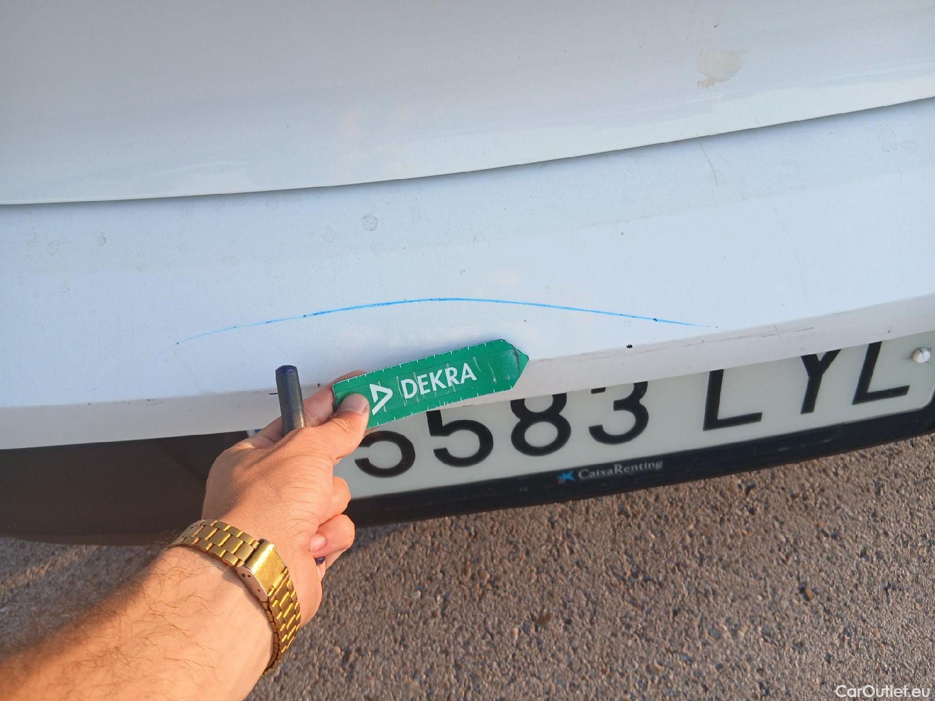  Peugeot  208 PEUGEOT  / 2019 / 5P / berlina con portón BlueHDi 73kW (100CV) Active #19
