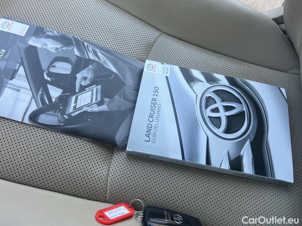  Toyota  Land Cruiser TOYOTA  / 2017 / 5P / todoterreno 2.8 D-4D LIMITED AUTO #25