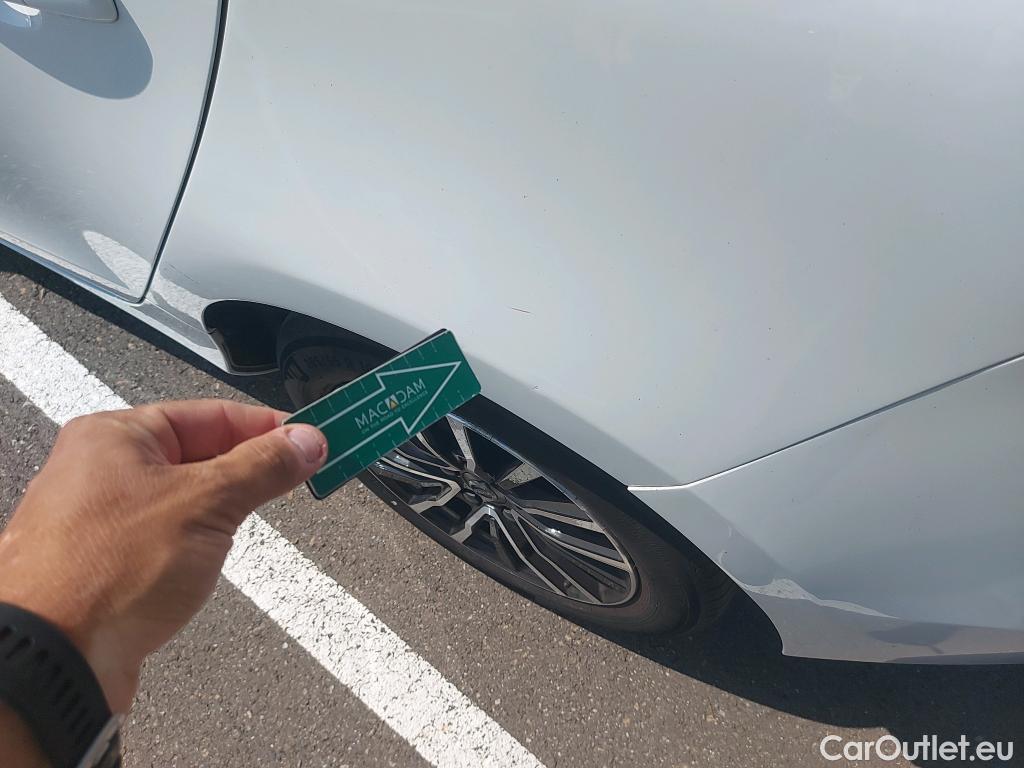  Volvo  V40  VOLVO / 2016 / 5P / berlina con portón 2.0 T2 Momentum #9