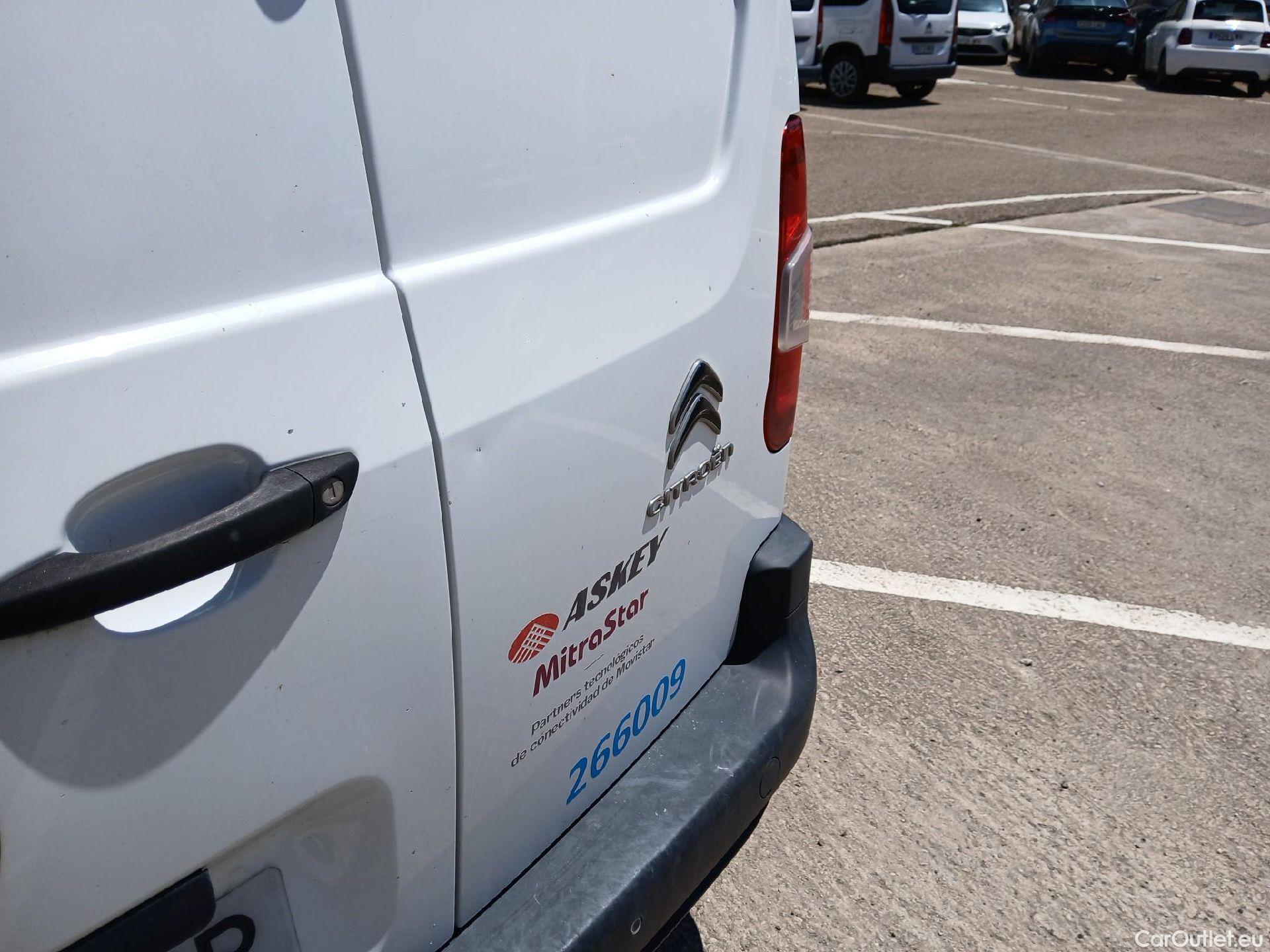  Citroen  Berlingo CITROEN  / 2018 / 4P / furgón derivado de turismo Talla M BlueHDi 100 CLUB #17
