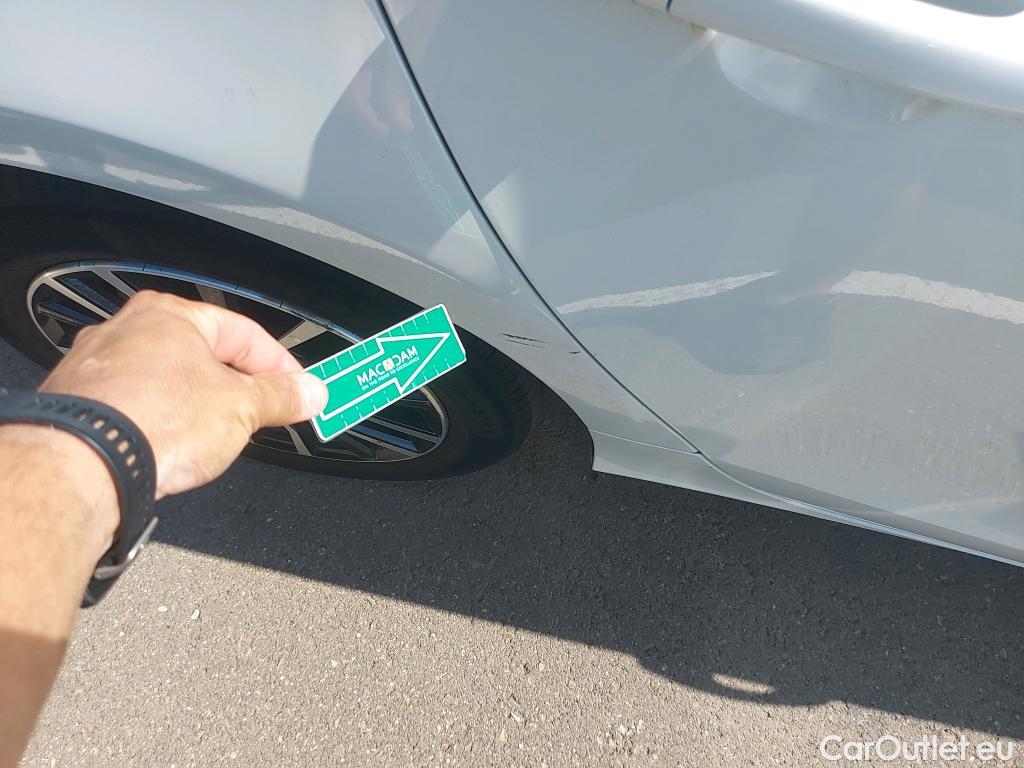  Volvo  V40  VOLVO / 2016 / 5P / berlina con portón 2.0 T2 Momentum #2