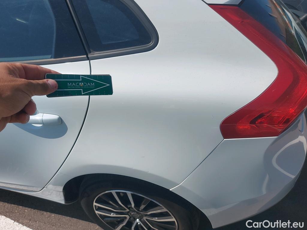  Volvo  V40  VOLVO / 2016 / 5P / berlina con portón 2.0 T2 Momentum #8