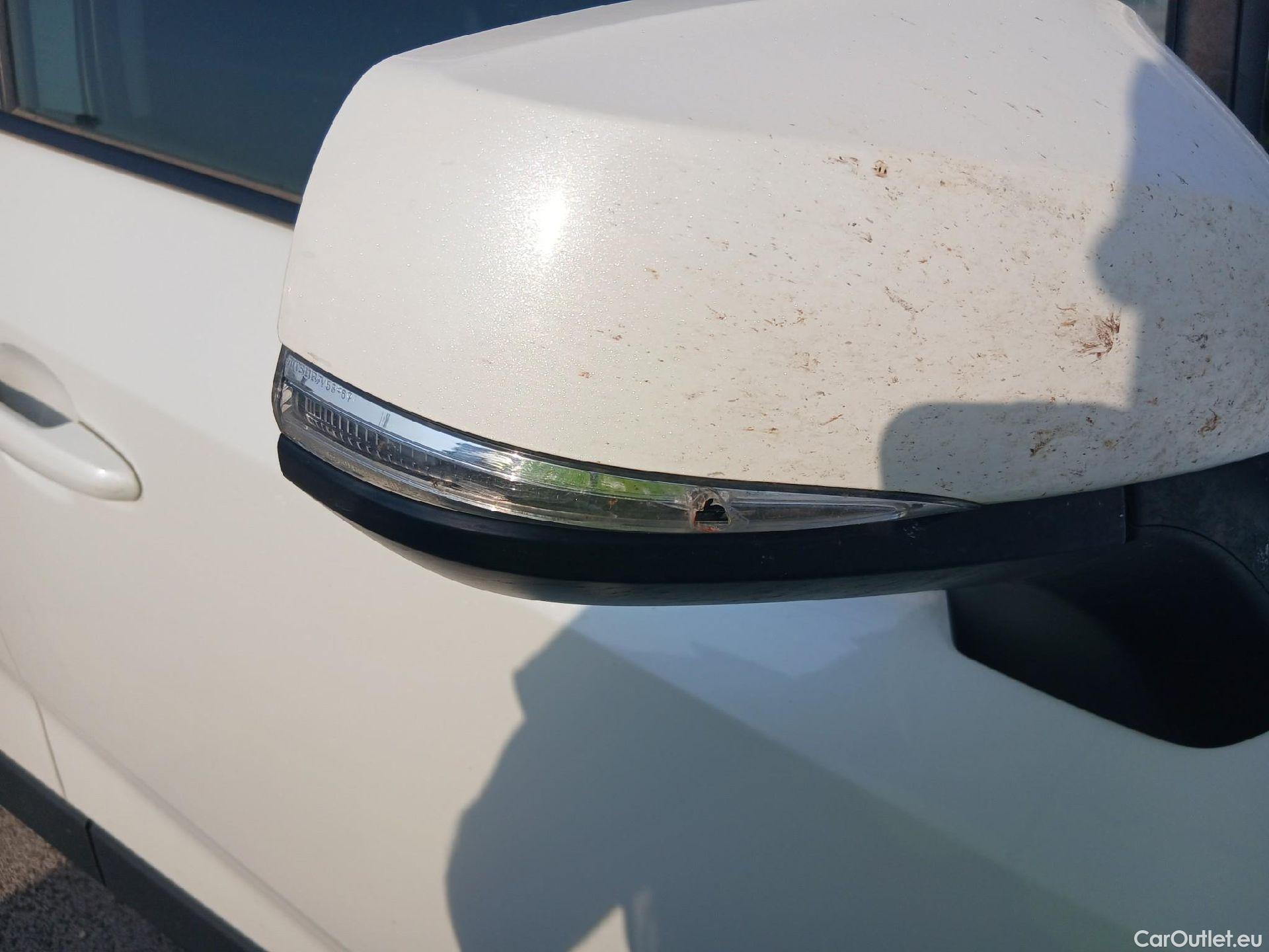  Toyota  RAV4 TOYOTA  / 2018 / 5P / todoterreno 2.5l 220H Advance 4WD #8